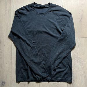 Lululemon metal vent tech LS - size medium